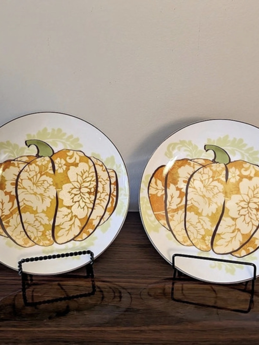 Set of 2 8-inch Pumpkin Plates